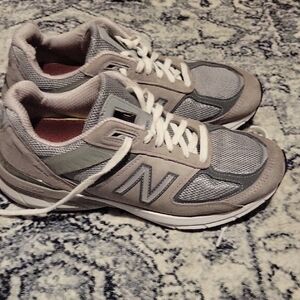 New Balance 990v5 Gray Sneakers